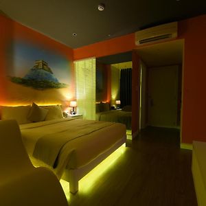 Standard Zimmer mit Kingsize-Bett